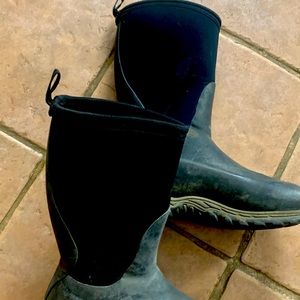 Muck boots great condition, black